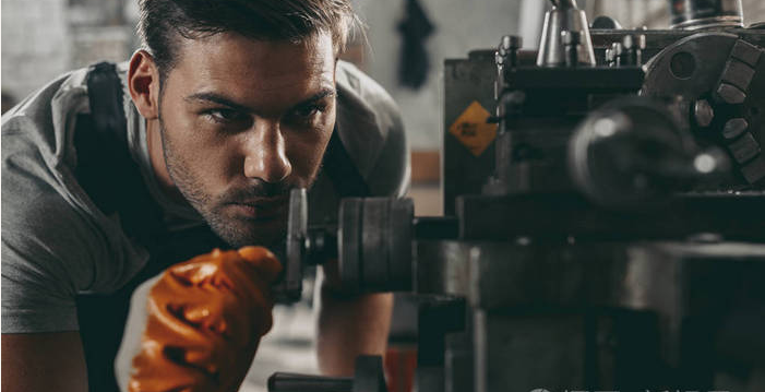 濟(jì)南騰祥機(jī)械升降平臺(tái)緊急停止電路的改進(jìn)